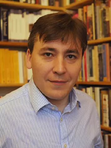 Dr Nicholas Cole